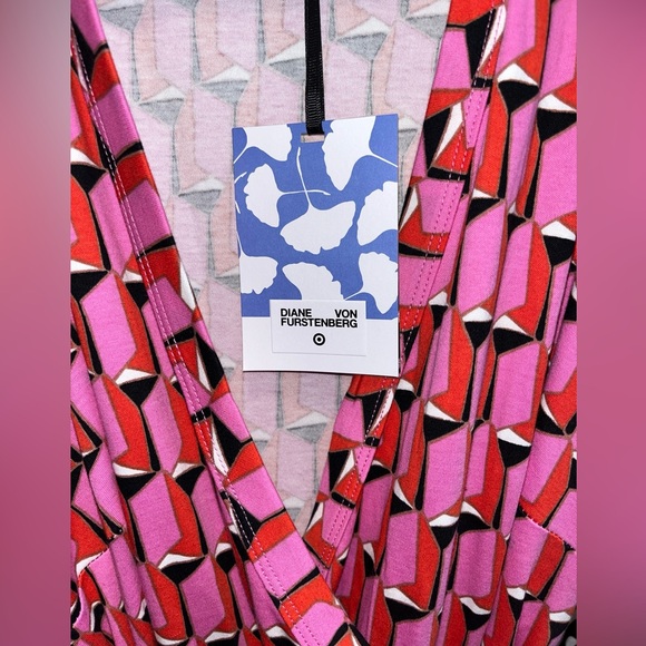 DVF for Target, Plus XL 14/16 Collared Sleeveless Pink Modern Geo Ju… - Picture 6 of 8